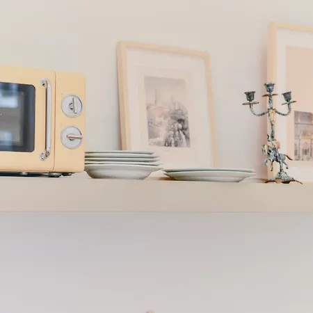 Palazzo, Antique Charm With Romantic Balcony And Ac Διαμέρισμα *