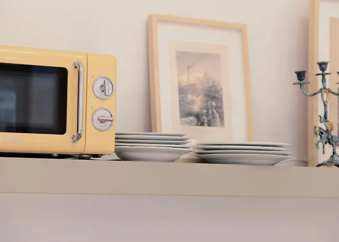 Palazzo, Antique Charm With Romantic Balcony And Ac Διαμέρισμα *