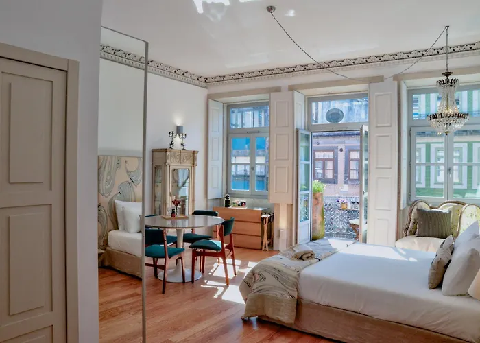 Palazzo, Antique Charm With Romantic Balcony And Ac *