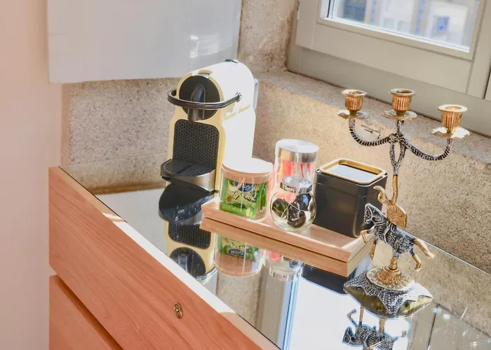 Palazzo, Antique Charm With Romantic Balcony And Ac *