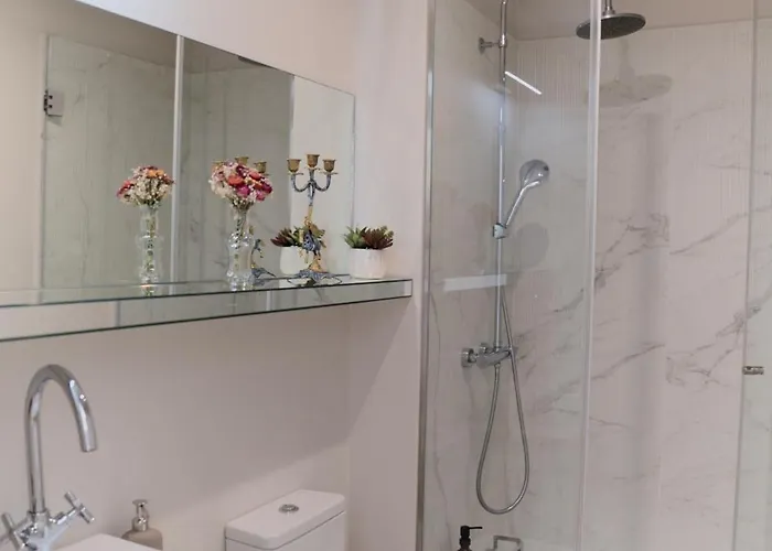 Palazzo, Antique Charm With Romantic Balcony And Ac Πόρτο