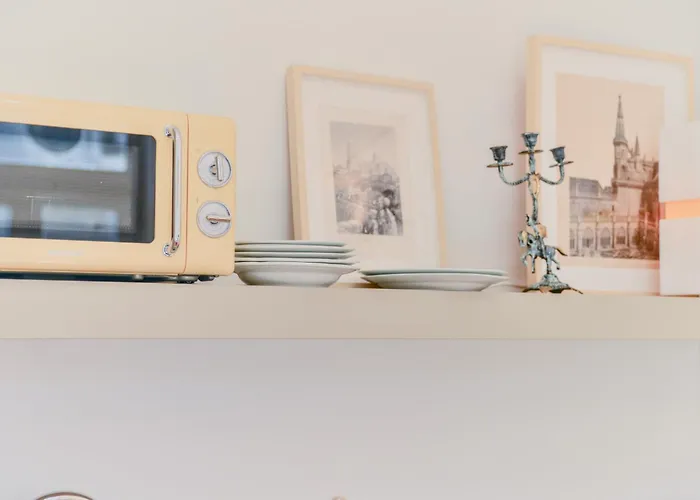 Palazzo, Antique Charm With Romantic Balcony And Ac Διαμέρισμα *