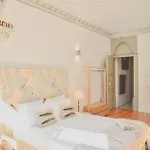 Palazzo, Antique Charm With Romantic Balcony And Ac Lägenhet *