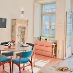 Apartment Palazzo, Antique Charm With Romantic Balcony And Ac *