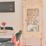Palazzo, Antique Charm With Romantic Balcony And Ac *