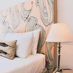 Palazzo, Antique Charm With Romantic Balcony And Ac Porto