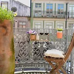 Palazzo, Antique Charm With Romantic Balcony And Ac Apartment *