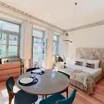Palazzo, Antique Charm With Romantic Balcony And Ac
