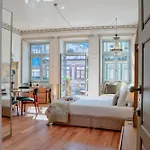 Palazzo, Antique Charm With Romantic Balcony And Ac Lägenhet