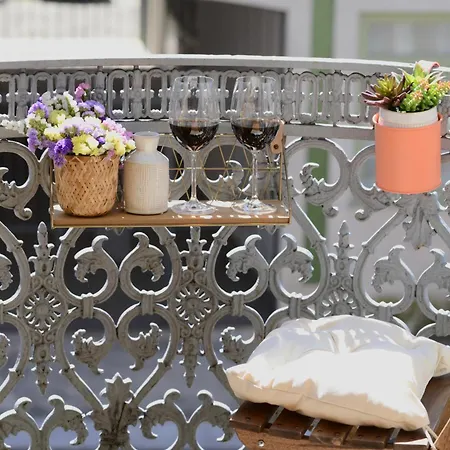 Palazzo, Antique Charm With Romantic Balcony And Ac * Porto