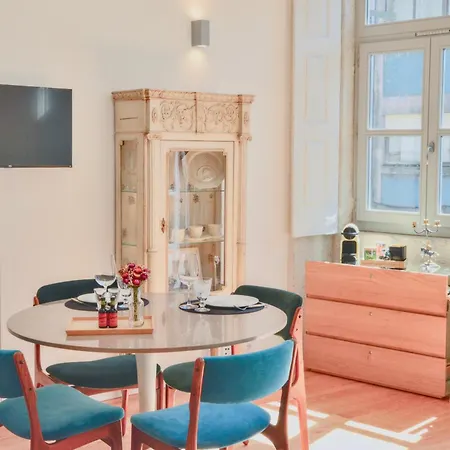 Palazzo, Antique Charm With Romantic Balcony And Ac Apartmán Porto