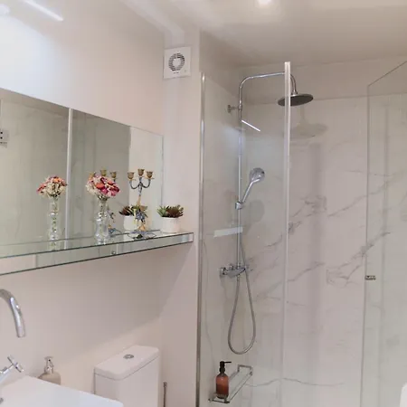 Apartmán Palazzo, Antique Charm With Romantic Balcony And Ac *