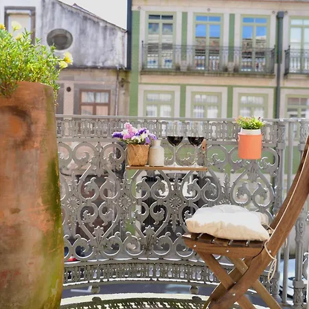 Palazzo, Antique Charm With Romantic Balcony And Ac Apartmán *