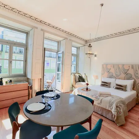 Palazzo, Antique Charm With Romantic Balcony And Ac
