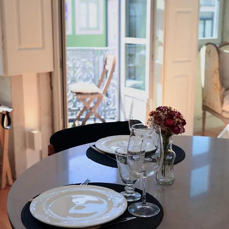 Apartmán Palazzo, Antique Charm With Romantic Balcony And Ac