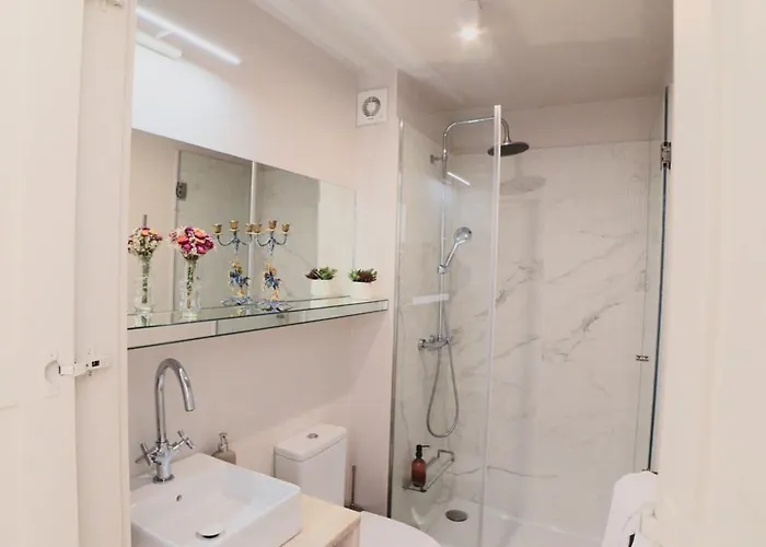 Apartament Palazzo, Antique Charm With Romantic Balcony And Ac