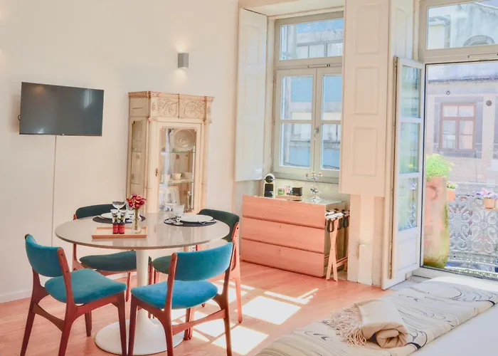 아파트 Palazzo, Antique Charm With Romantic Balcony And Ac *