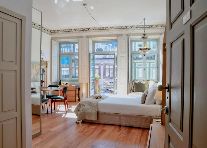 Palazzo, Antique Charm With Romantic Balcony And Ac Apartament