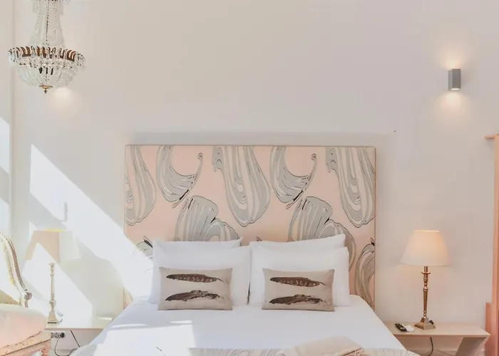 Palazzo, Antique Charm With Romantic Balcony And Ac Apartament Porto