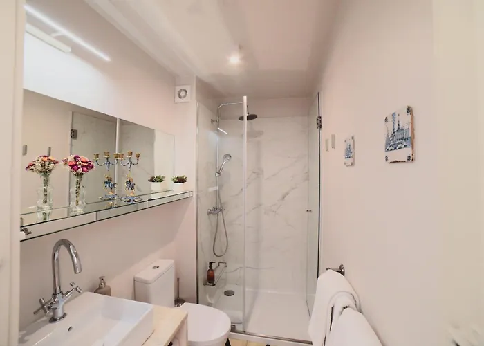 Apartament Palazzo, Antique Charm With Romantic Balcony And Ac Porto