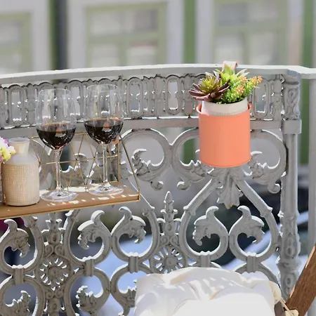 Palazzo, Antique Charm With Romantic Balcony And Ac * 포르투