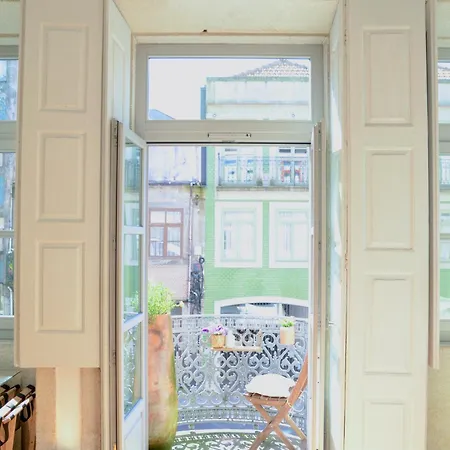 Palazzo, Antique Charm With Romantic Balcony And Ac * Porto