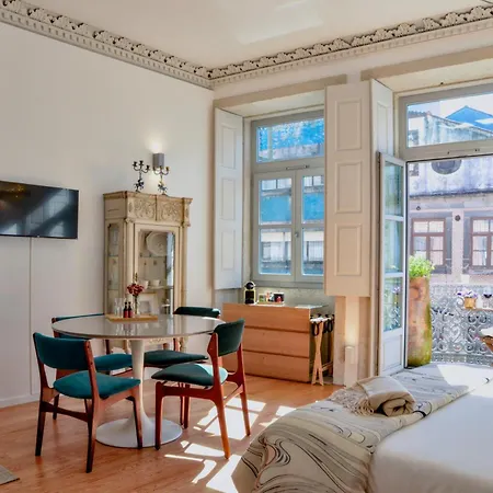 Palazzo, Antique Charm With Romantic Balcony And Ac *