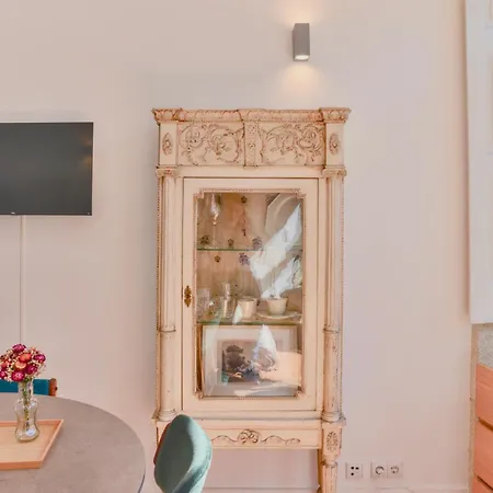 아파트 Palazzo, Antique Charm With Romantic Balcony And Ac 포르투