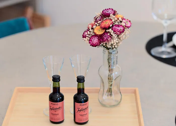 Apartment Palazzo, Antique Charm With Romantic Balcony And Ac